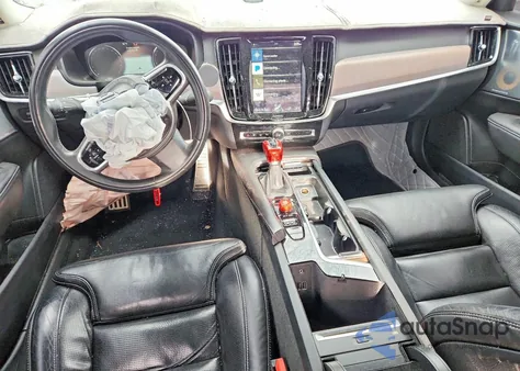 2017 Volvo S90 T6 Inscription from USA, damaged, VIN YV1A22ML2H1001553